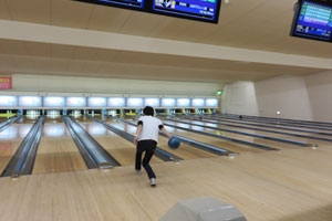 bowling1402.jpg